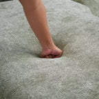 Canapé d'angle en chenille haute densité avec méridienne incurvée — 4 places, 4 coussins