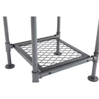 Table d'appoint industrielle Newport — Cadre en métal gris et plateau en bois de sapin naturel, 58,4 cm H