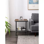 Table d'appoint industrielle Newport — Cadre en métal gris et plateau en bois de sapin naturel, 58,4 cm H