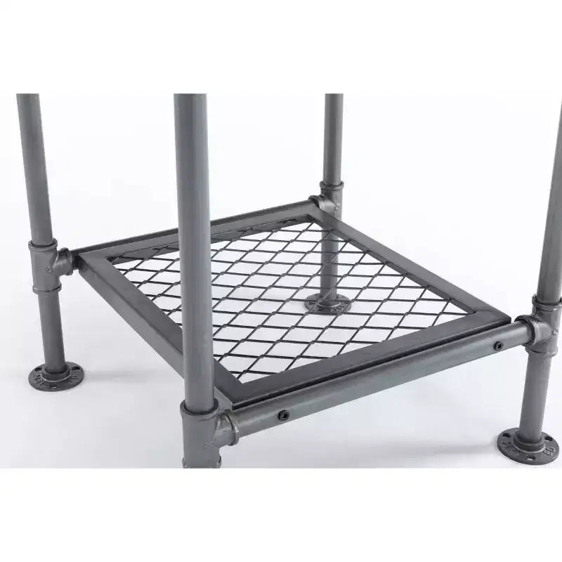 Table d'appoint industrielle Newport — Cadre en métal gris et plateau en bois de sapin naturel, 58,4 cm H